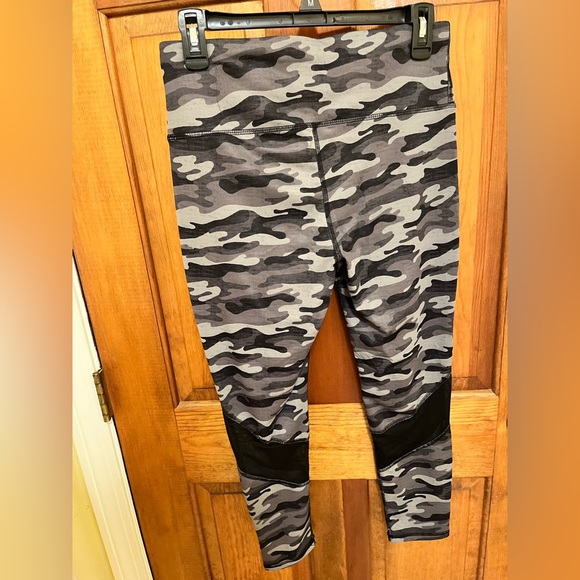 Black Camo Leggings - Picture 3 of 4